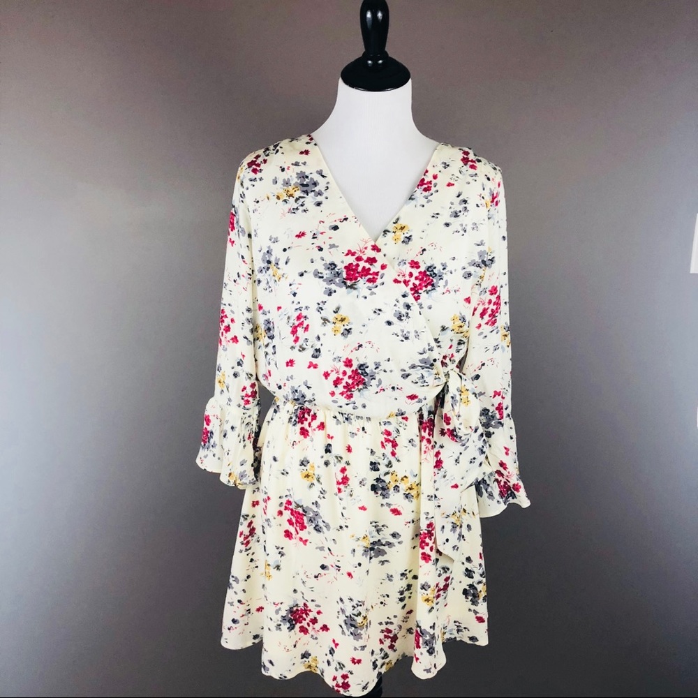 Jodifl Cream and Floral faux wrap dress NWT